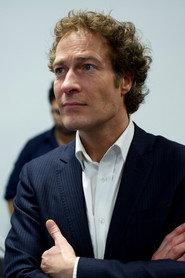 Jeroen Overbeek as Nieuwslezer in Bon Bini: Judeska in da House 2020