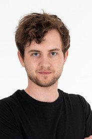 Morten Bach Petersen as Simon in Bare en ven 2024