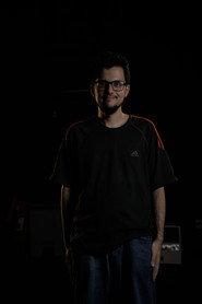 Fabio Arthur as Homem fantasiado de Flinstons in Segunda-Feira Eu Trabalho 2025