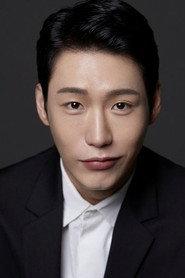 Cha Woo-jin as Detective Oh in Men of Plastic 2022