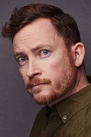 Michael Gade Thomsen as Martin in Sommerhus 2023