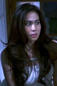 Mega Puspitasari as Merlin in Video Maut 2016