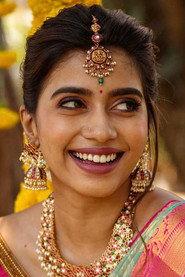 Vinsu Rachel Sam as Roshini in Natchathiram Nagargiradhu 2022