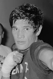 Carlos Monzón as Cholo in La Mary 1974