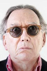 Óscar Peyrou as Self - Film Critic in Searching for Oscar 2019