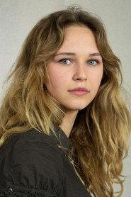 Laura Lavigne Bie-Olsen as Mie in Father of Four: At the Top 2017