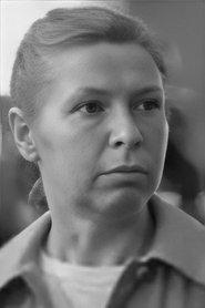 Svetlana Kireeva as мама Саши in Five for Summer 1974