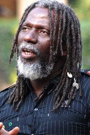 Tiken Jah Fakoly as Self in Bernard Lavilliers Escale au Grand Rex 2005