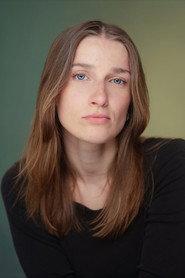 Anna Nolte as Shauna in The Lunch Break