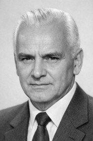 Jack Gargan as Old Field Inn Patron in Weekend for Three 1941