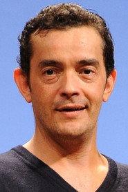 Stéphane Slima as Alain Boublil in Un homme d'honneur 2009