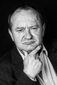Manolo Carrasco as Padre de Ainhoa in Voy con todo 2026