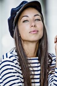 Tess Masazza as Sara in Notti in bianco, baci a colazione 2021