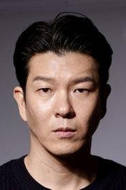 Kim Joon-bum as Teacher Choi in More Than Family 2020