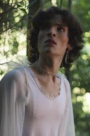 Eduardo Dealbar as Isaac Newton in Triz Time 2025
