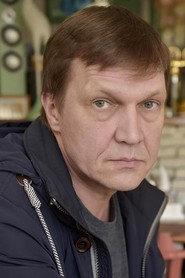 Aleksandr Sayutalin as Sergey in Medvezhya Shkura 2009