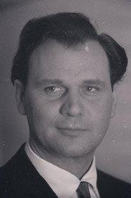 Sergey Lyakhnitcky as Trainer Kravchuk in Silver Coach 1963