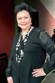 Khadijah Ibrahim as Queen in Mr. Cinderella 2 2003