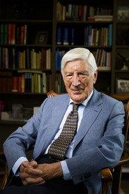 Dries van Agt as Self in Hart van de democratie 2020