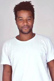 Ricardo Lopes as Beto in Bom dia, Rio de Janeiro 2018