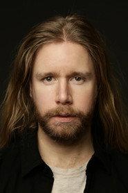 Oliver Fransson as Den arge in Kiss My Axe 2020