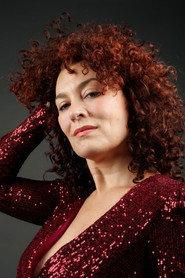 Jeyne Stakflett as Carla in Quarta-feira 2024