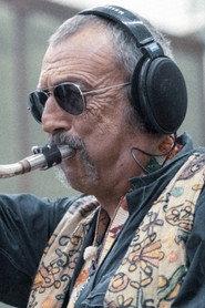 Daniele Sepe as himself in The Singer Stories. Journey among the Cantastorie of Puglia 2006