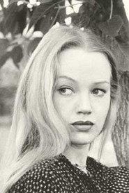 Elena Popova as мать Валерки in An Independent Life 1992