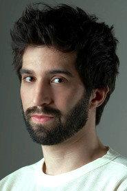 Mateus Ribeiro as Marcelo in Debaixo das Cerejeiras