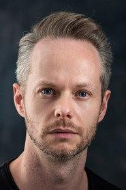 Ben Andrew Pfeiffer as Dave Lewis in The Spiral 2018