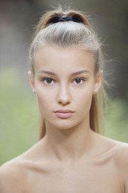 Boryana Manoilova as Mira in The Bra 2019
