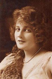 Huguette Duflos as Frédérique Deschamps aka 'Fred' in Visages de femmes 1939