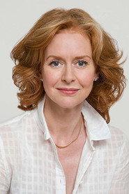 Amanda Barron as Laura in Barren 2014