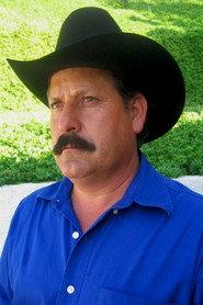 Federico Martinez as Cantinero in Duro y Furioso 2008