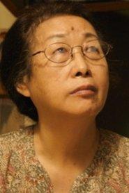 Li Hsiu as Grandma in Summer, Dream 2001