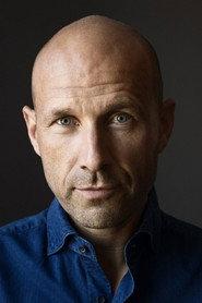 Adam Holm as in En slatten sandhed 2015
