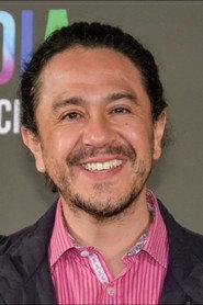 Moisés Iván Mora as Memo in Santos Peregrinos 2004