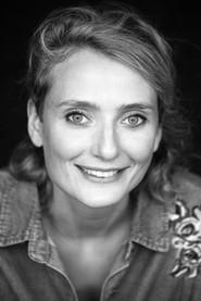 Elise Diamant as Myriam in Droit de regard 2023