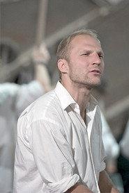 Tomas Žaibus as Policininkas in Women lie better. Robertelis 2018