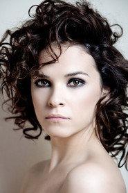 Maxine Kazis as Sanna Wagner in Old People 2022