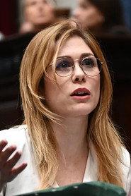 Lilia Lemoine as Ailina in Sexo, zombies y Bret Michaels 2017