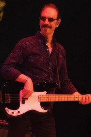 Bob Marinelli as Bass in Beth Hart: Front and Center (Live form New York) 2018