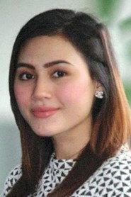 Erin Malek as Erin in Brainscan: Aku Dan Topi Ajaib 2008
