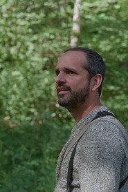 François Dujardin as Self / Lui-même in La sagesse de nos arbres 2025