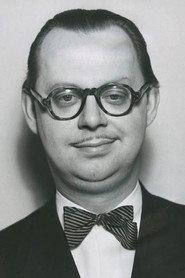 Tao Michaëlis as Hansen, Student, Pensionær in Naar katten er ude 1947