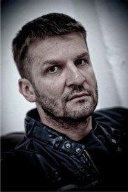 Piotr Michalski as Diler in Zero_jeden_zero 2008