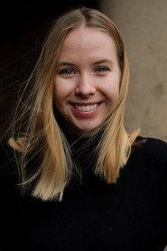 Annaleen Frage as Lisa in Bell Mal