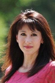 Gina Grinkemeyer as Laurel in A Giant Living Eye
