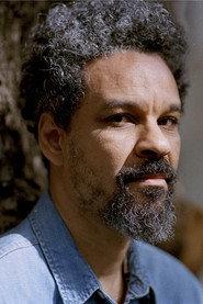 Quito Ribeiro as Self in Na Ilha 2019