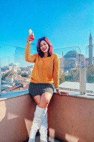 Kishwer Merchant as Sunny in Marne Bhi Do Yaaron 2019